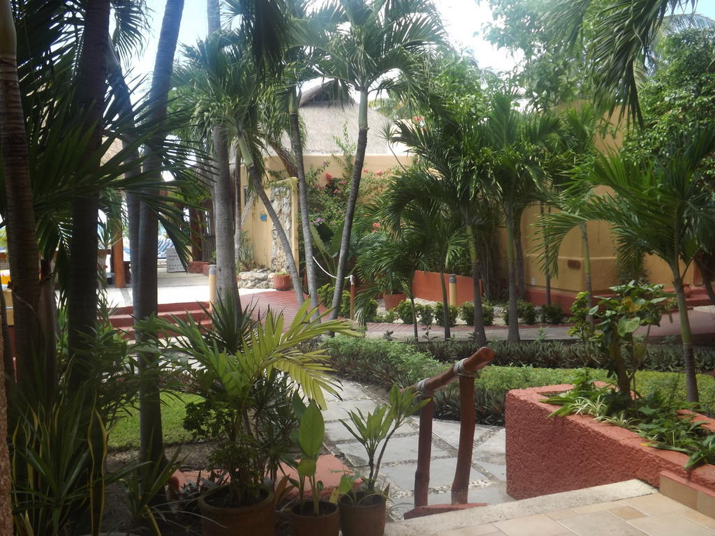Nautibeach Beach Front Condos In North Beach Isla Mujeres Exterior photo